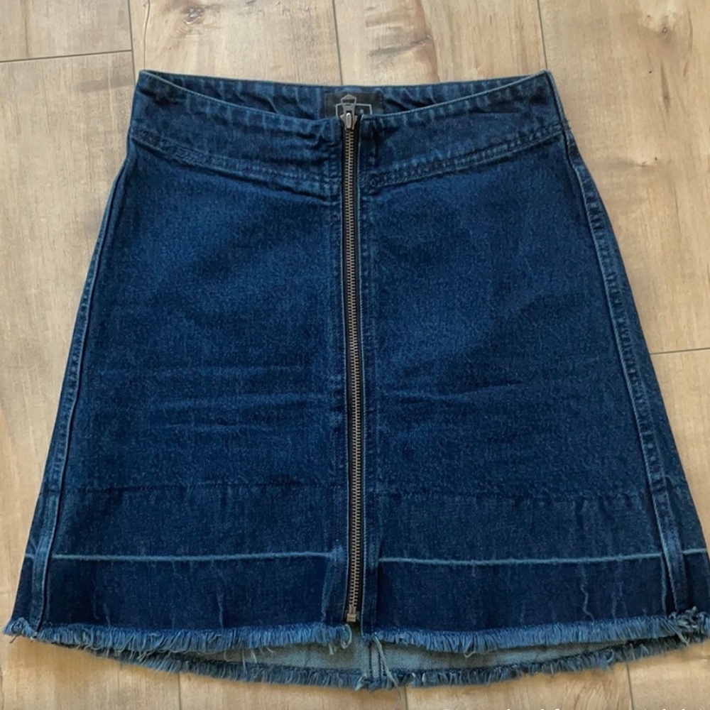 AYR Blue Denim Frayed Front Zipper Opening Mini Skirt ❤️‍🔥